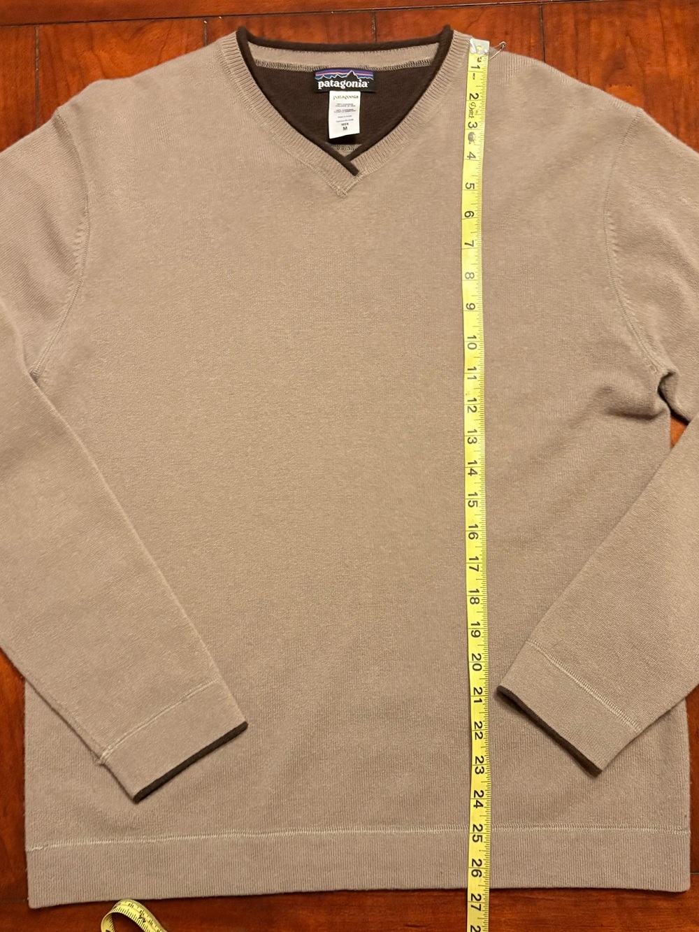 Patagonia Men's Cashmere V-Neck Sweater - Picture 4 of 6